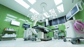Propunere legislativă: Medicii care ne trimit la clinici private ar putea fi dați afară